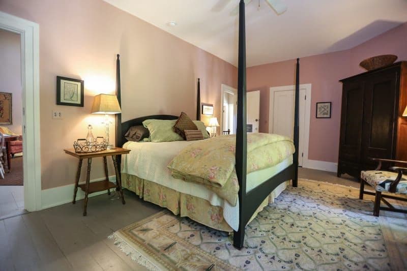 Pleasant Valley King bed