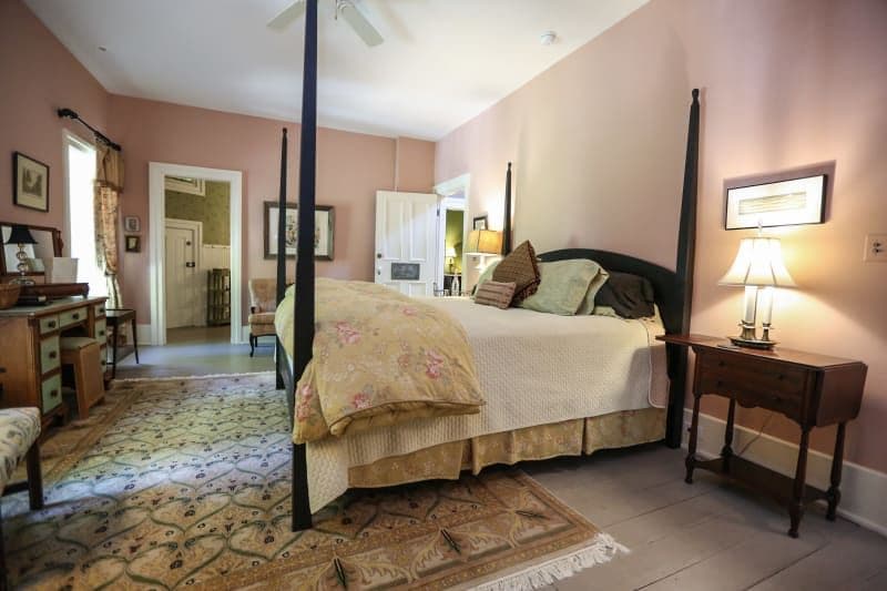 Pleasant Valley King room